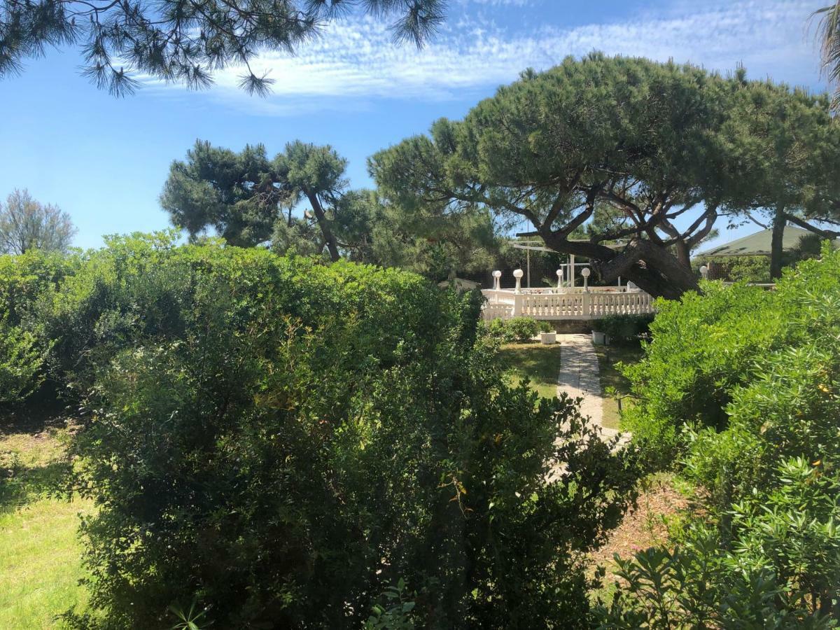 Domizia Palace Hotel Baia Domizia Luaran gambar